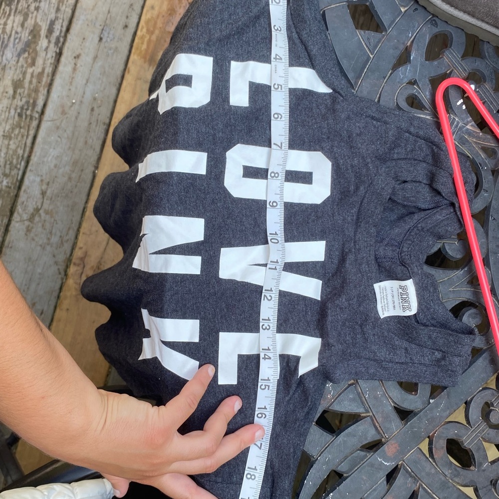 PINK Victoria's Secret Heather Gray Tee - Picture 5 of 8